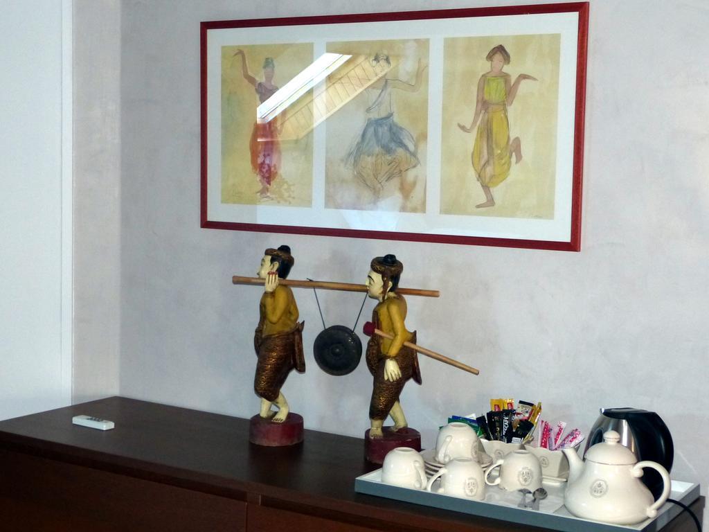Villabona Orsay Room photo